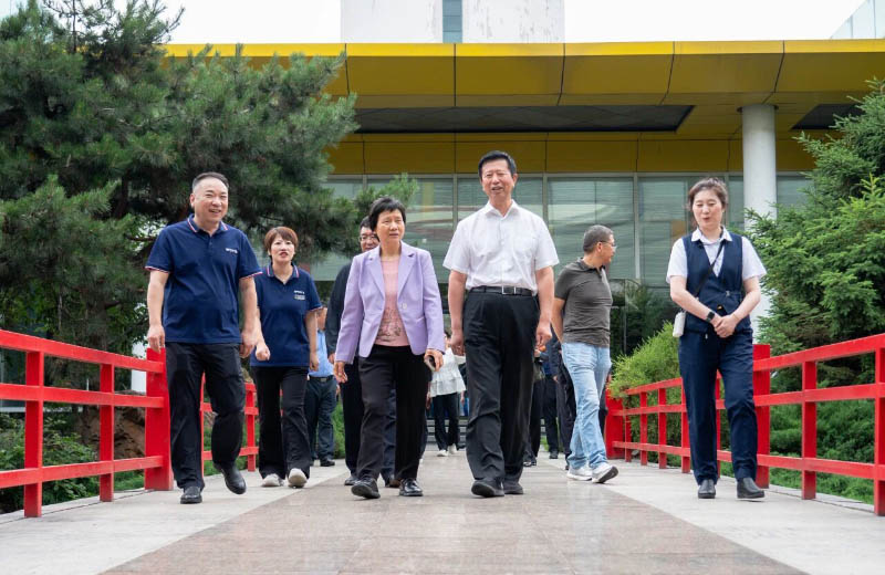 上海市政协专题调研组莅临沈阳远大集团调研交流